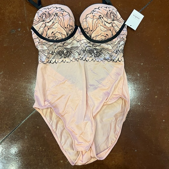 Pink Auden bodysuit - Picture 2 of 4